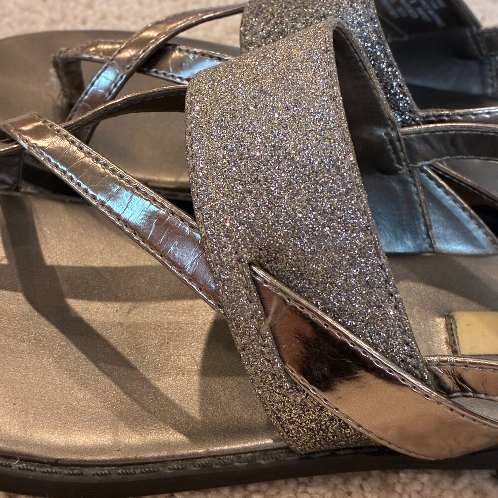 Simply Vera Wang Sparkle Silver Buckle Sandal Shoe Size 6.5 - Picture 12 of 15